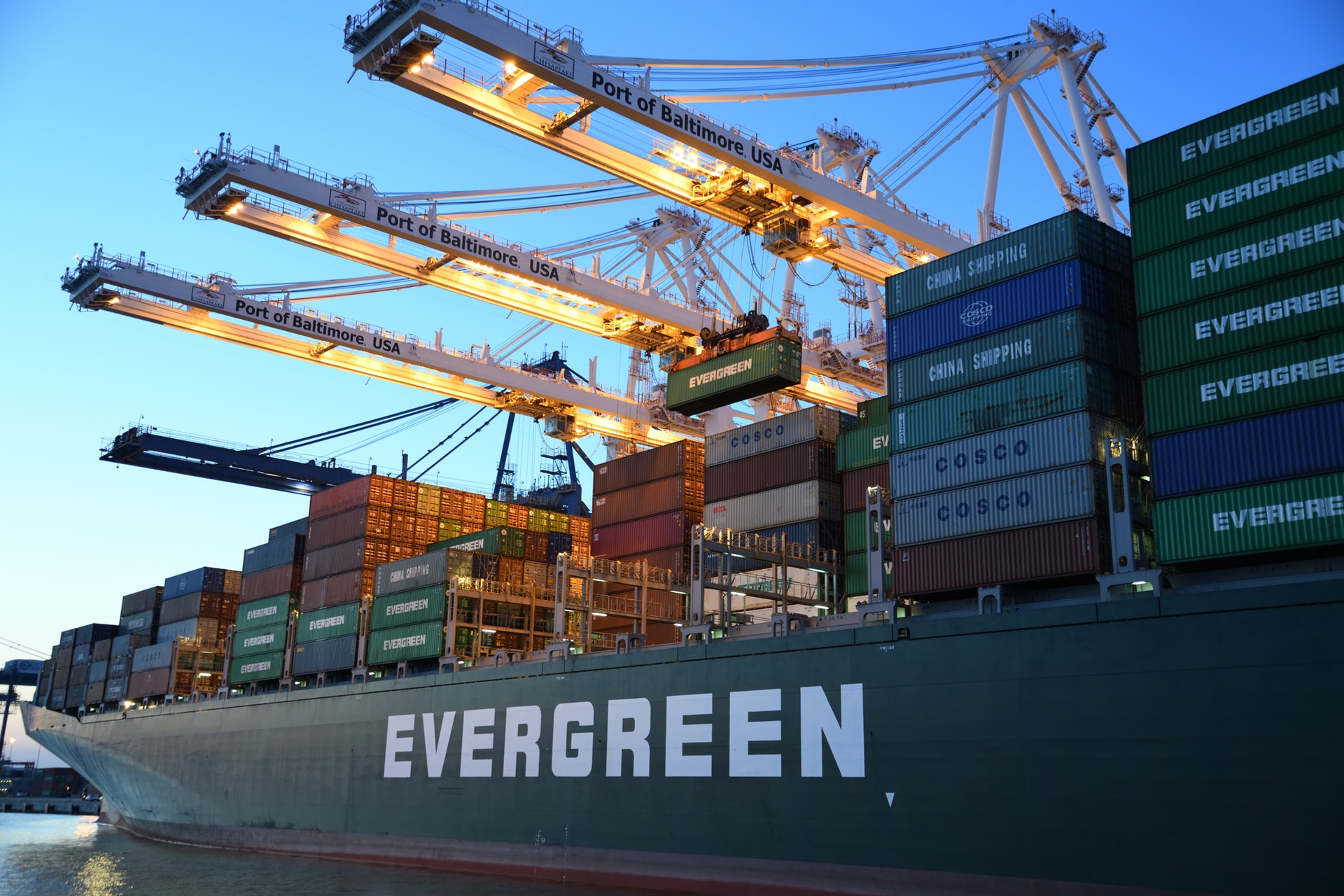 Freight forwarding vs freight brokerage logistics comparison